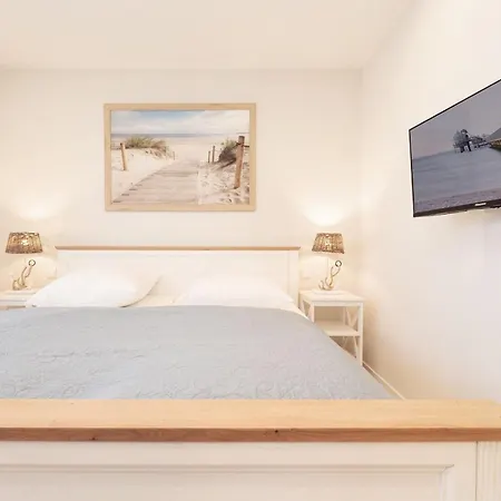Hamptons Meets Apartment