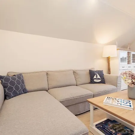 Hamptons Meets Apartment Groemitz